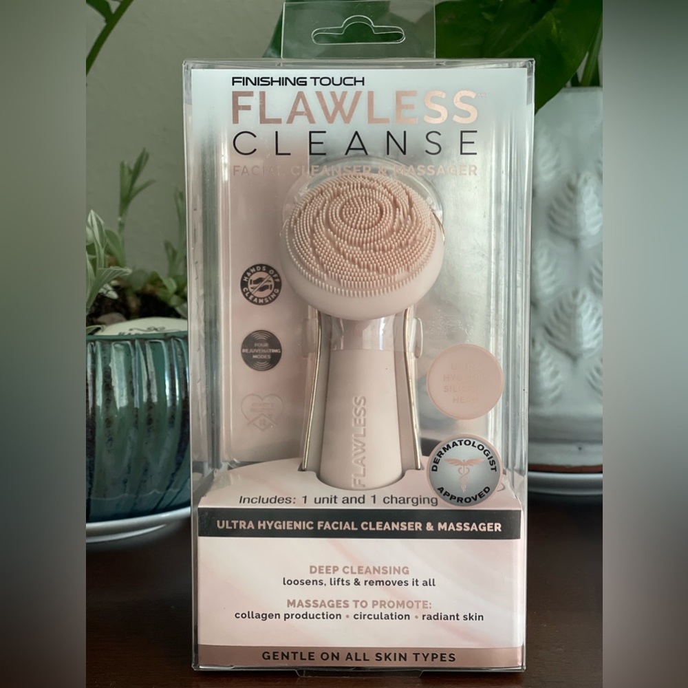 NEW FACIAL CLEANSER AND MASSAGER